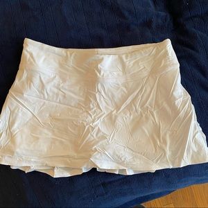 Lululemon white tennis skort 6 regular